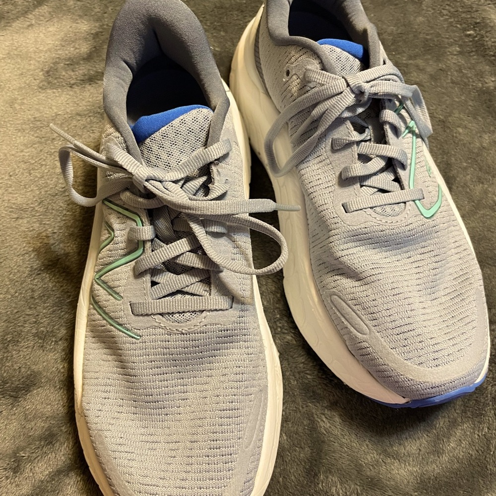 Ladies NewBalance Fresh Foam 1080 size 7.5B running/walking shoes 👟
